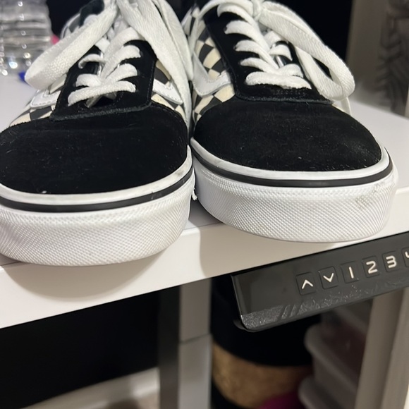 Vans - Picture 6 of 6